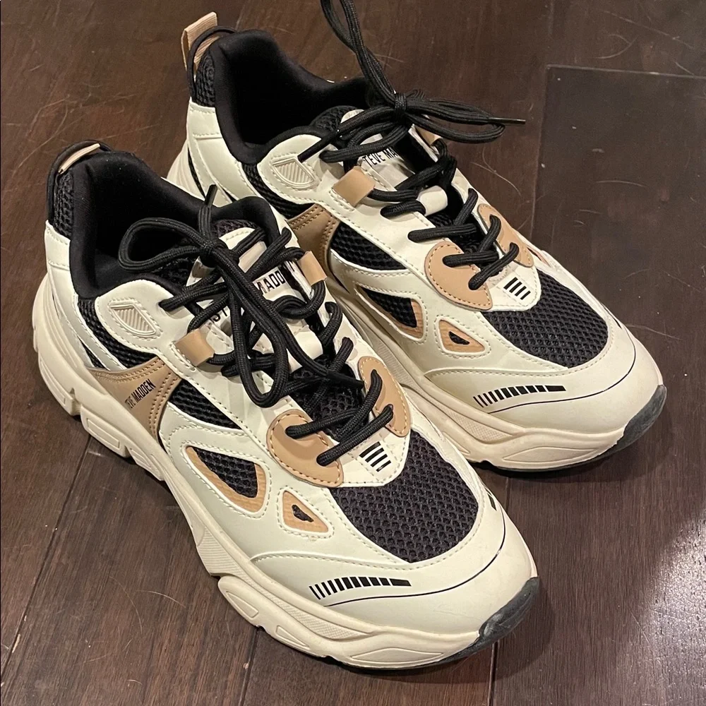 Steve Madden Cream and Black Women’s size 9 Sneakers - Picture 1 of 5